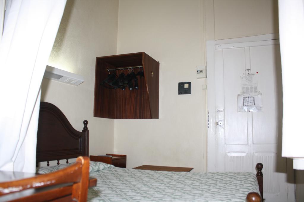 Pensao Residencial Estrela Do Mondego Hotel Lissabon Kamer foto
